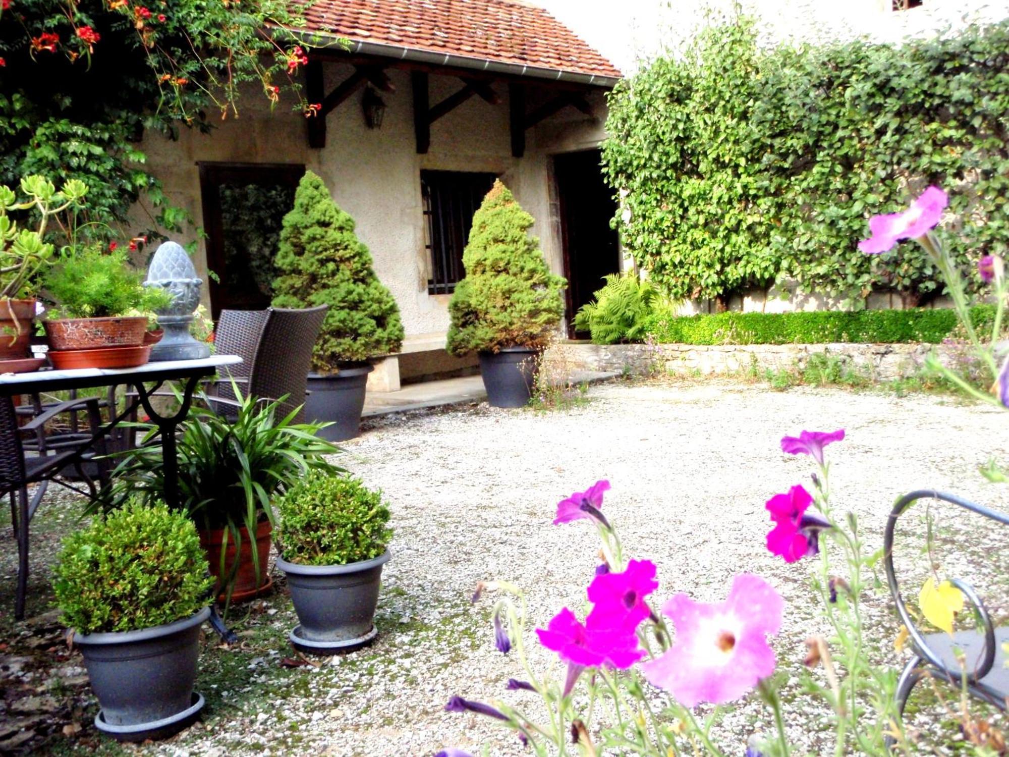 Charme Le Cadran Solaire classé 4* Sancey Extérieur photo